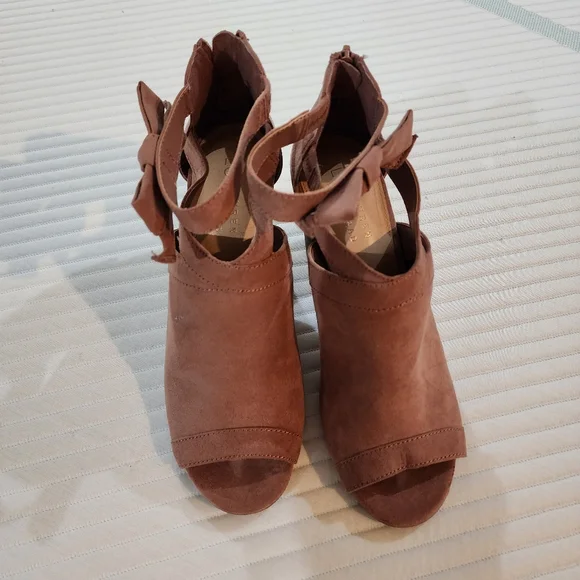 Lauren Conrad mauve pink suede open toe boots Size 8.5 - Picture 5 of 16